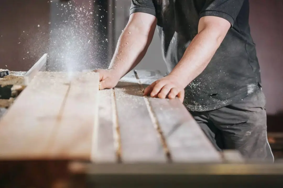 What Is The Best Way To Cut Timber